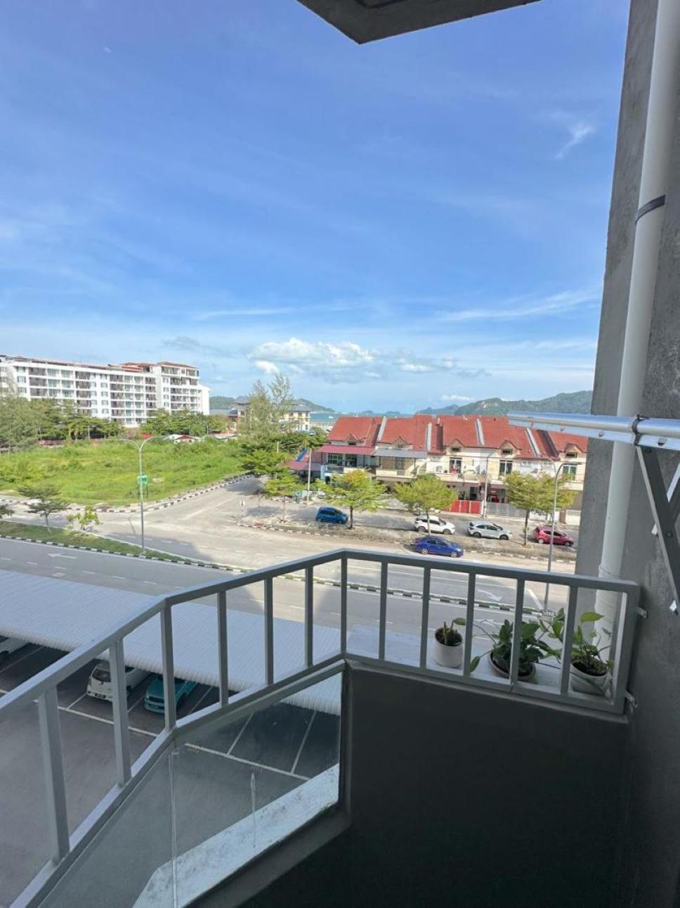 Maya Seaview Families Suite Apartment + Sky Pool Kuah Dış mekan fotoğraf